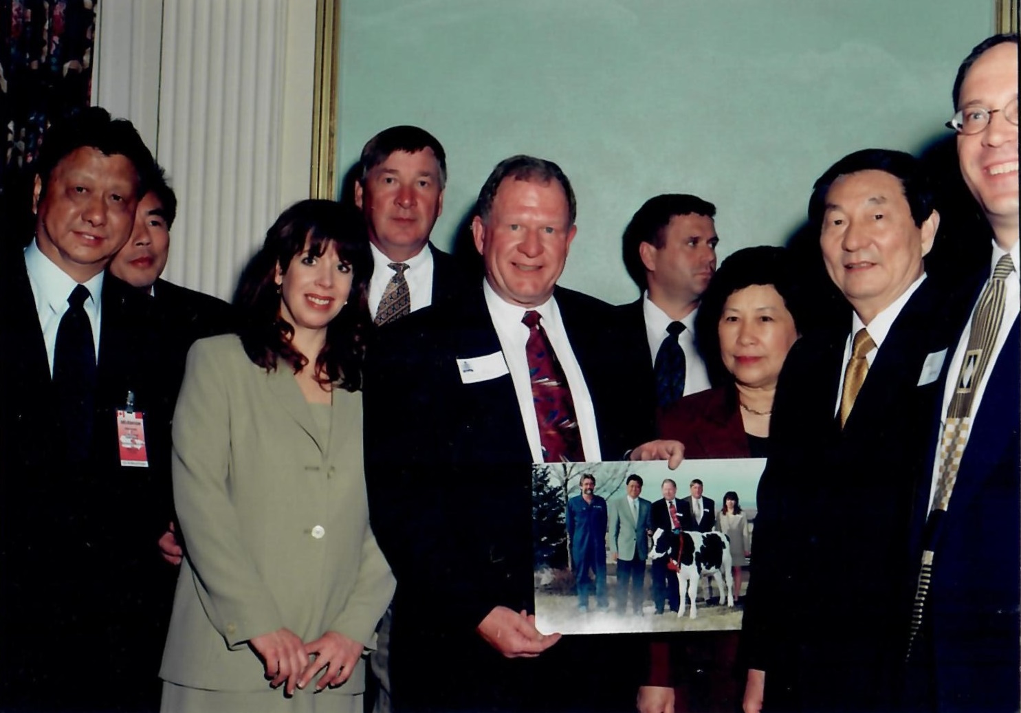 1999 - Presentation of Alta Dragon to the Prime Minister